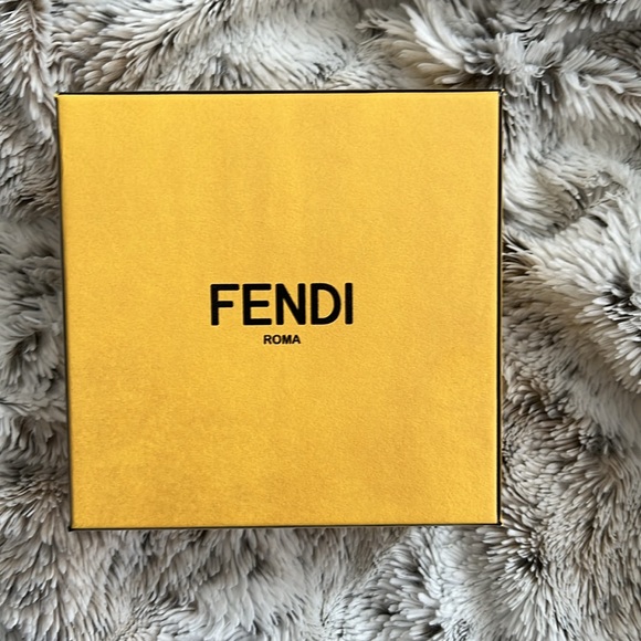 FENDI O'LOCK BOMBONIERE PLATE - Picture 4 of 6